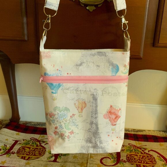 Handmade Pastel Cotton Crossbody Bag with Lining and Magnetic Snap Closure - Picture 4 of 10